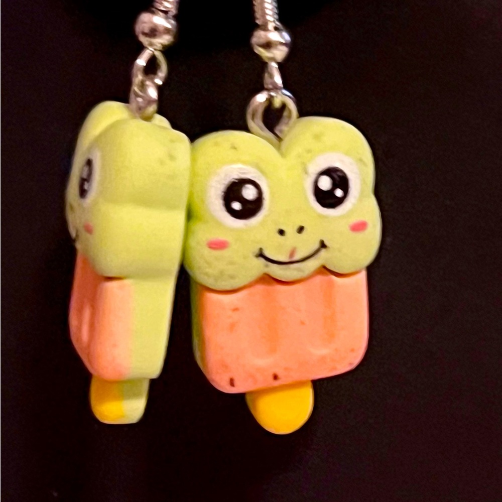 Adorable frog popsicle earrings